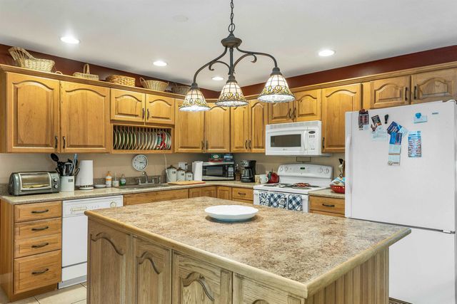 124 Haverhill Road, Chester, NH 03036