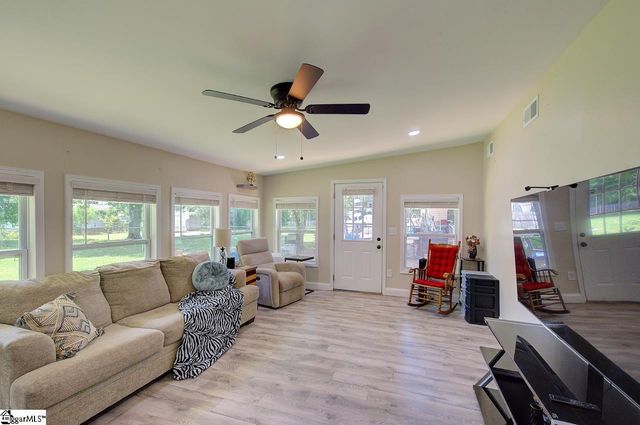 120 Swain Avenue, Boiling Springs, SC 29316