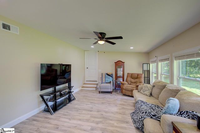 120 Swain Avenue, Boiling Springs, SC 29316