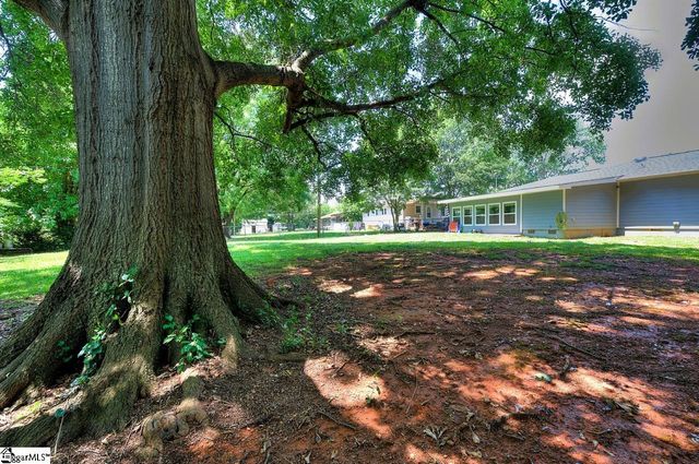 120 Swain Avenue, Boiling Springs, SC 29316