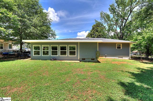 120 Swain Avenue, Boiling Springs, SC 29316