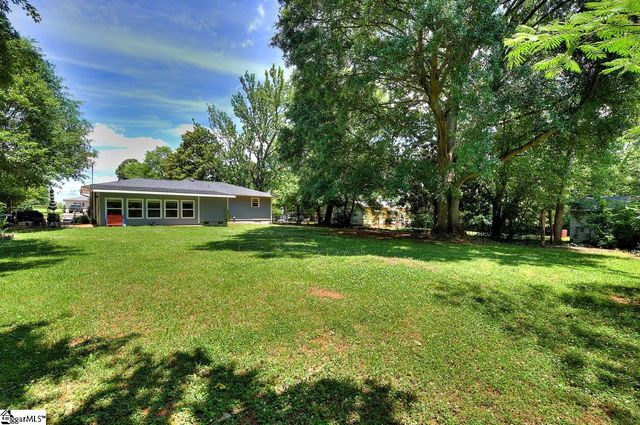 120 Swain Avenue, Boiling Springs, SC 29316