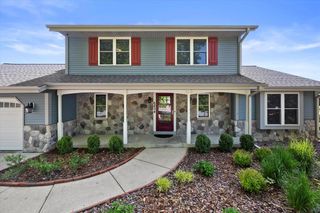 6834 S 35th STREET, Franklin, WI 53132