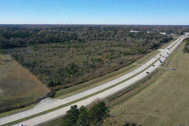25 Central Thruway, Central, LA 70837