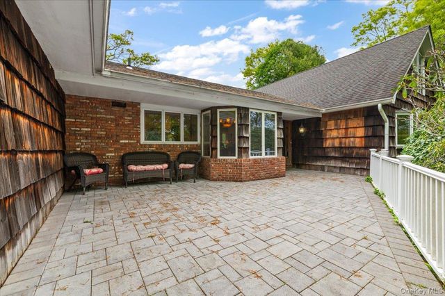 6 Apex Road, Melville, NY 11747