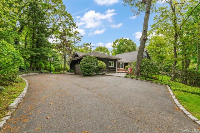 6 Apex Road, Melville, NY 11747
