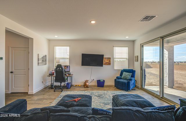 8058 W GRISWOLD Road, Peoria, AZ 85345