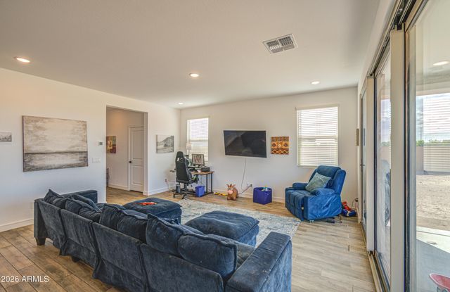 8058 W GRISWOLD Road, Peoria, AZ 85345