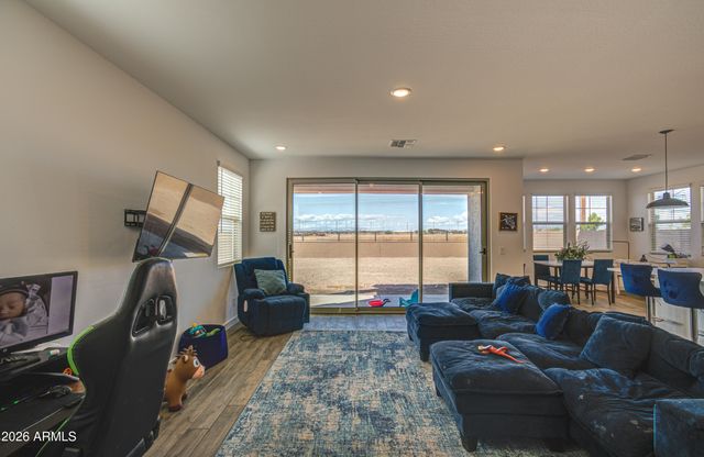 8058 W GRISWOLD Road, Peoria, AZ 85345