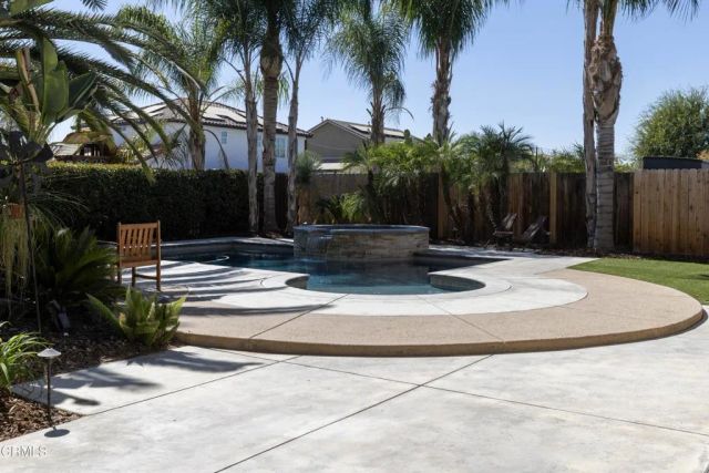 15605 Calabria Court, Bakersfield, CA 93314