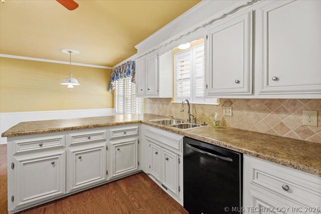 7705 S Park Avenue, Broken Arrow, OK 74011