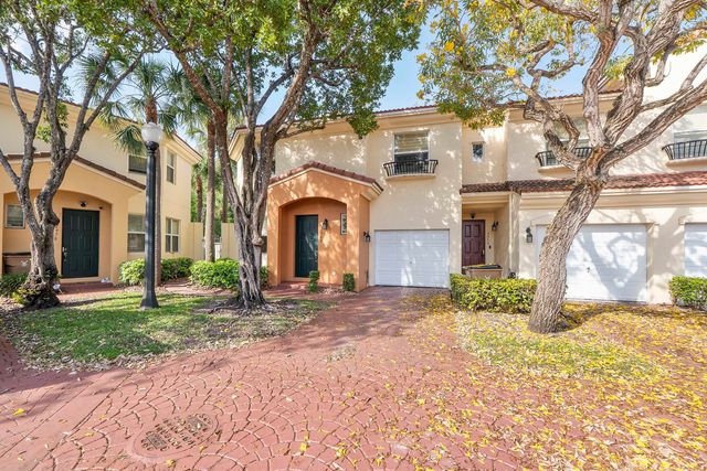 2968 Deer Creek Country Club Boulevard, Deerfield Beach, FL 33442