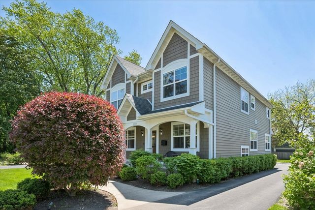 1063 Osterman Avenue, Deerfield, IL 60015