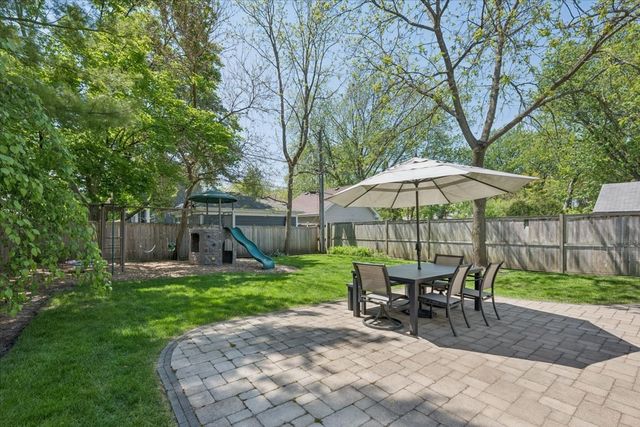 1063 Osterman Avenue, Deerfield, IL 60015