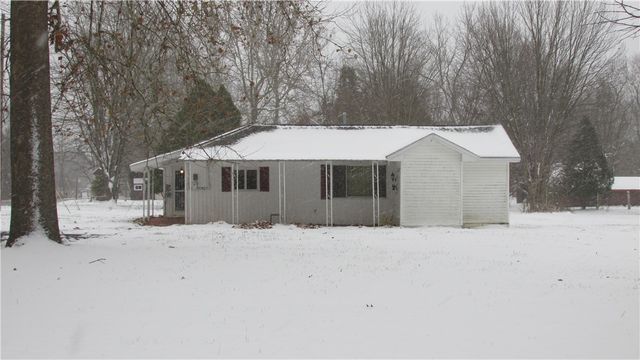 8299 State Street Road, Mentz, NY 13140