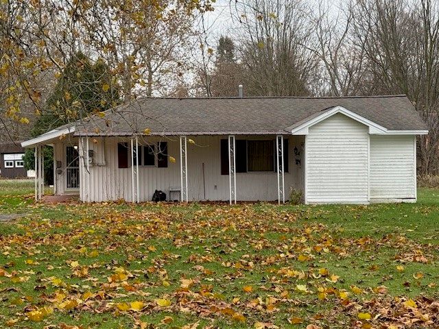 8299 State Street Road, Mentz, NY 13140