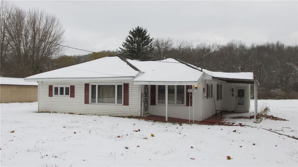 8299 State Street Road, Mentz, NY 13140