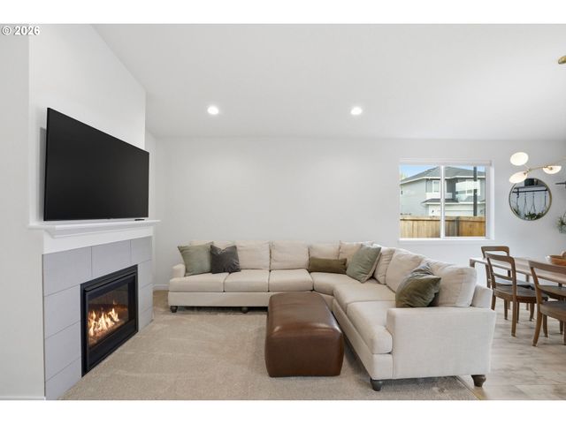 11664 Se CROWN POINT Way, Happy Valley, OR 97086