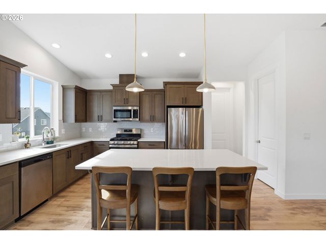 11664 Se CROWN POINT Way, Happy Valley, OR 97086