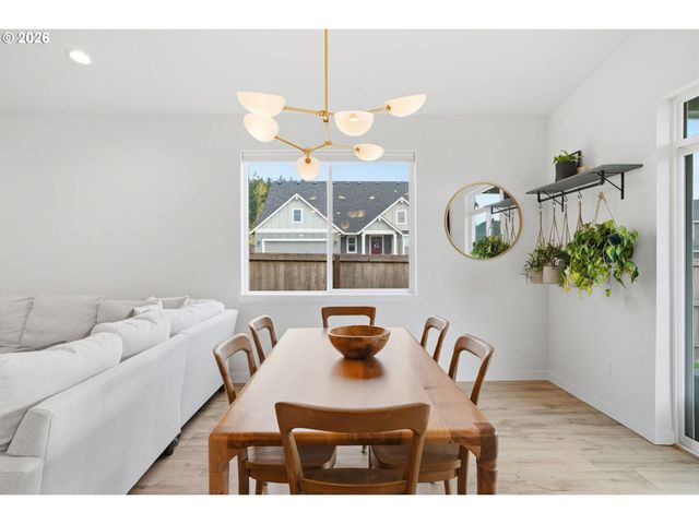 11664 Se CROWN POINT Way, Happy Valley, OR 97086