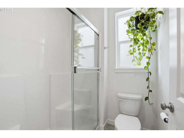 11664 Se CROWN POINT Way, Happy Valley, OR 97086