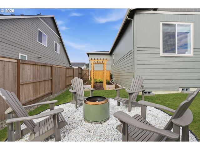 11664 Se CROWN POINT Way, Happy Valley, OR 97086