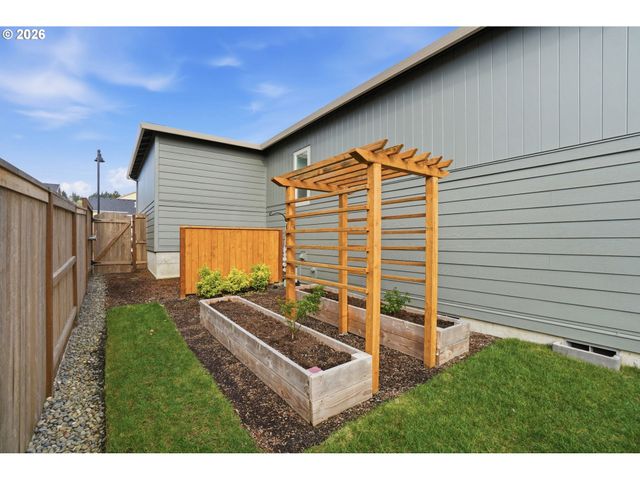 11664 Se CROWN POINT Way, Happy Valley, OR 97086