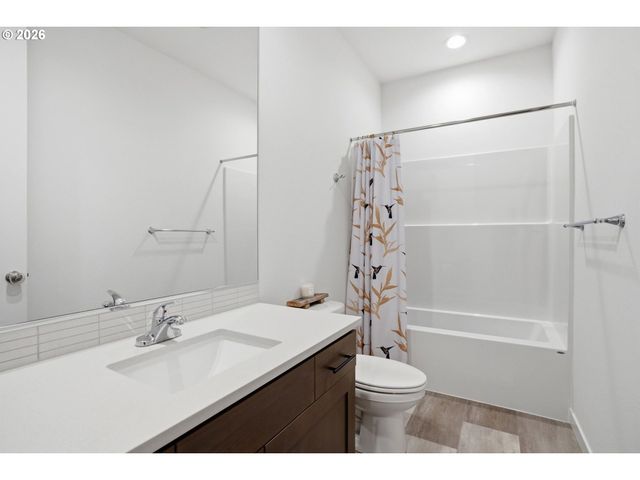 11664 Se CROWN POINT Way, Happy Valley, OR 97086