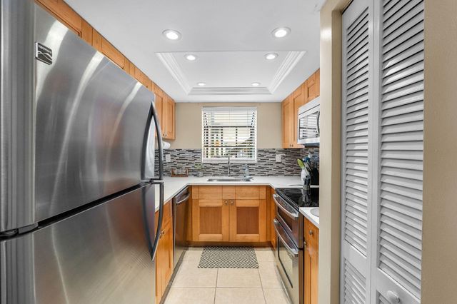 8427 Shadow Court 2, Coral Springs, FL 33071