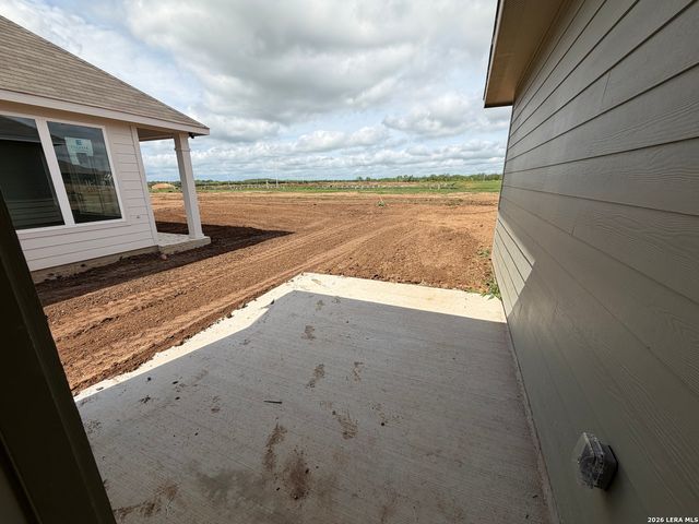 412 Honeydew Way, Seguin, TX 78155