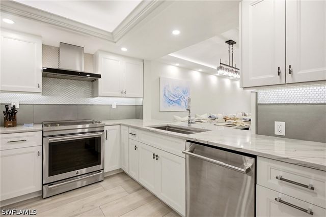 6300 Pelican Bay BLVD 103, Naples, FL 34108