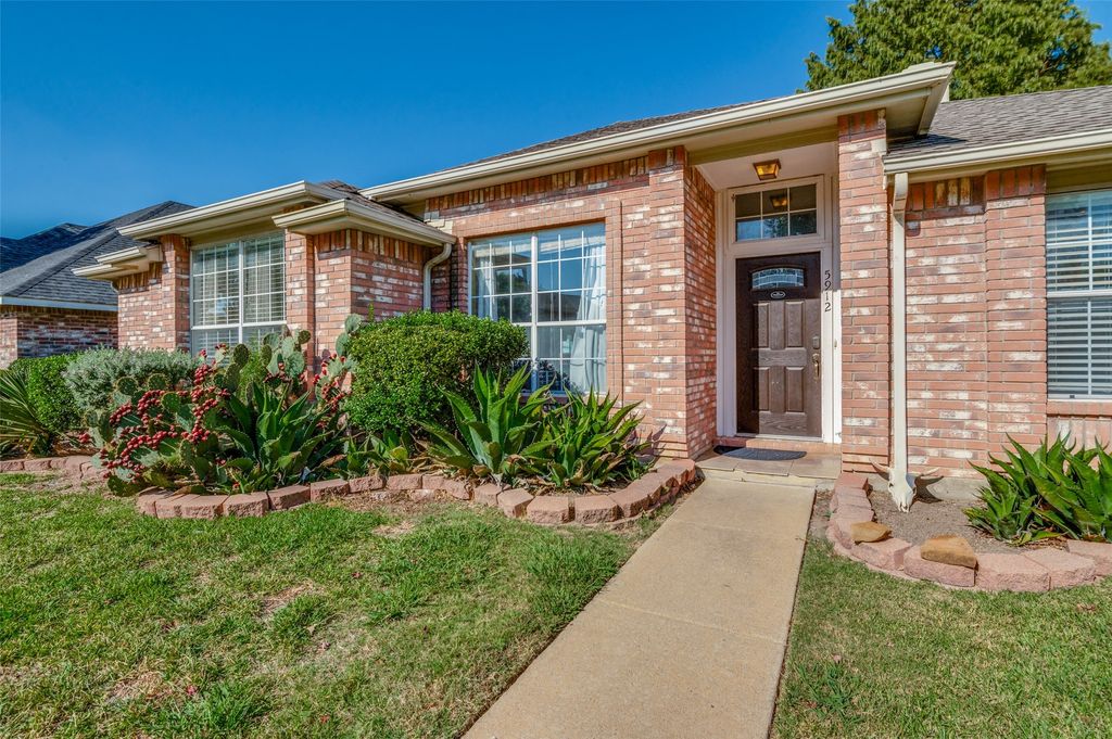 5912 Madison Drive, The Colony, TX 75056