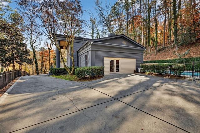 2525 Spalding Drive, Atlanta, GA 30350