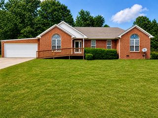 102 Woodside Ln, Lawrenceburg, TN 38464