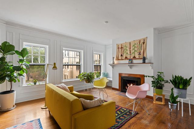 548 Sheridan Road 2N, Evanston, IL 60202