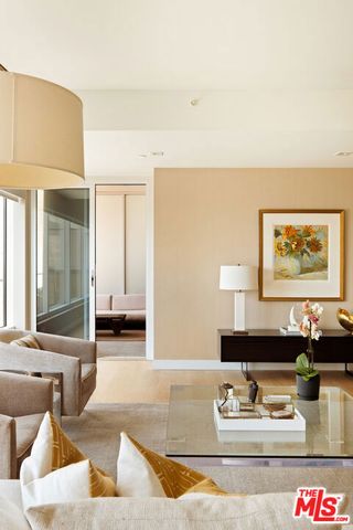 6250 Hollywood Boulevard 8M, Los Angeles, CA 90028