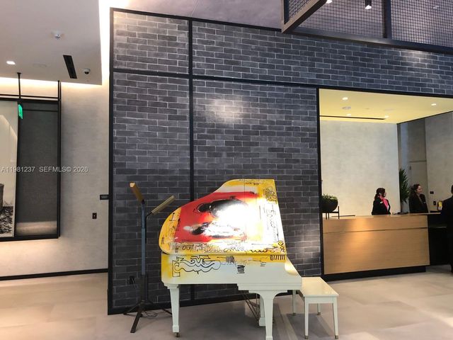 121 NE 34th ST L502, Miami, FL 33137