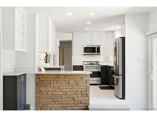 977 S Johnson St SE, Lakewood, CO 80226
