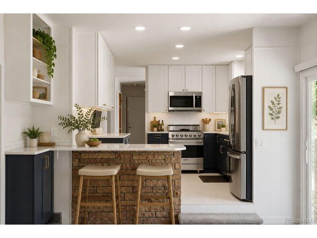 977 S Johnson St SE, Lakewood, CO 80226
