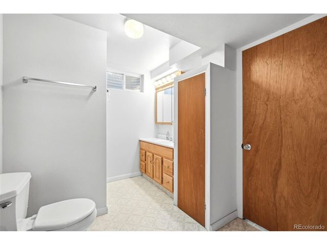 977 S Johnson St SE, Lakewood, CO 80226
