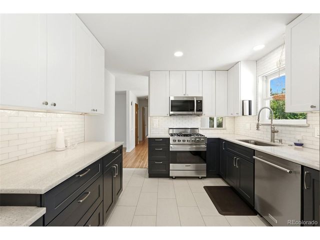 977 S Johnson St SE, Lakewood, CO 80226