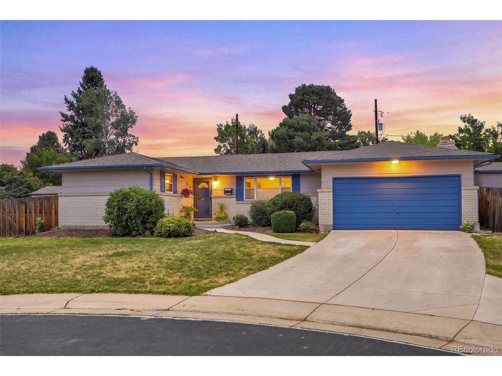 977 S Johnson St SE, Lakewood, CO 80226