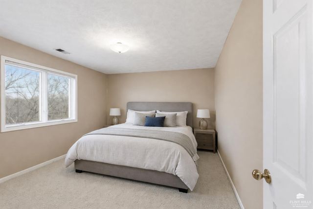 2020 Rockhill Circle, Manhattan, KS 66502