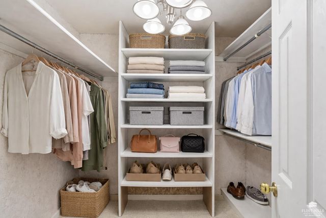 2020 Rockhill Circle, Manhattan, KS 66502