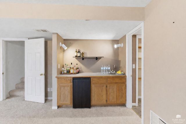 2020 Rockhill Circle, Manhattan, KS 66502