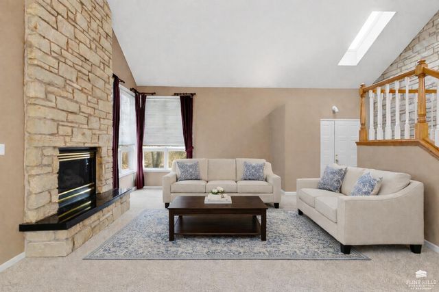 2020 Rockhill Circle, Manhattan, KS 66502