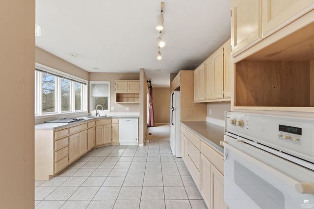 2020 Rockhill Circle, Manhattan, KS 66502