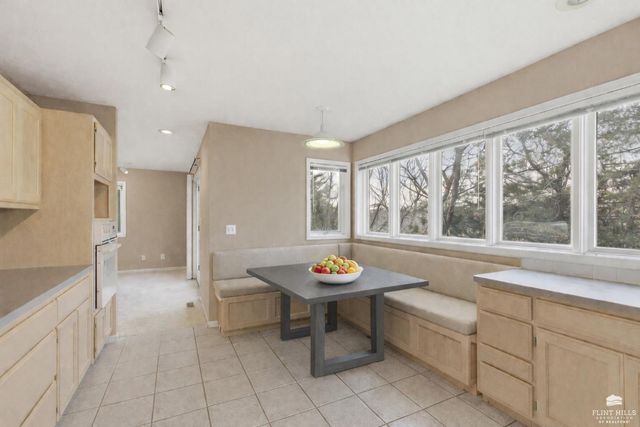 2020 Rockhill Circle, Manhattan, KS 66502