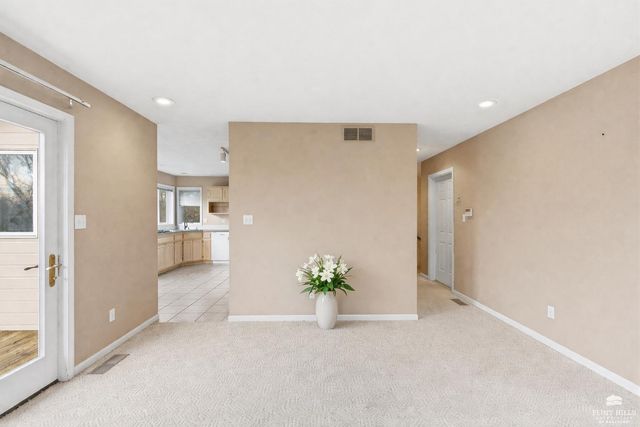 2020 Rockhill Circle, Manhattan, KS 66502