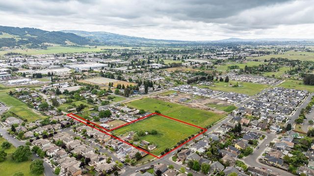 2803 Dutton Mdw, Santa Rosa, CA 95407